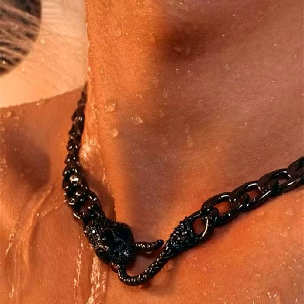 Vintage Gun Black Medusa Snake Necklace - Unique Clavicle Chain for Bold Style💎